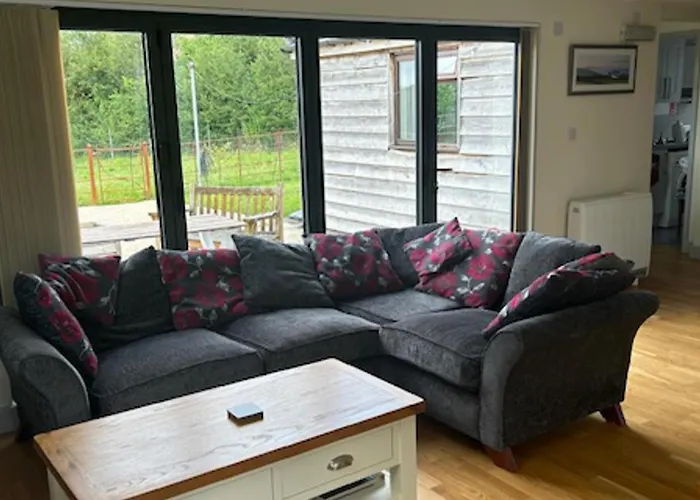 Cottage Retreat- Sleeps 4 Garden Bbq & Pets