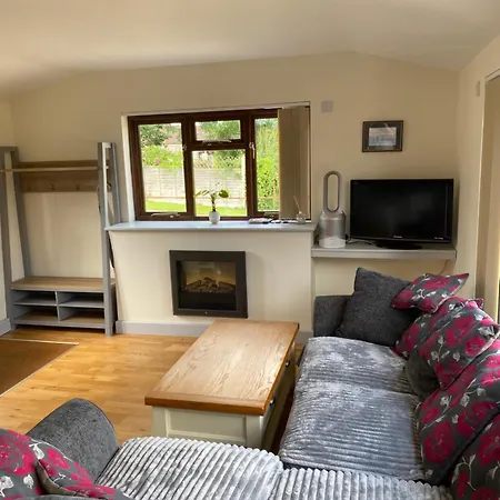 Cottage Retreat- Sleeps 4 Garden Bbq & Pets Sherborne  Exterior photo