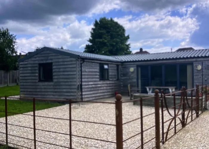 Cottage Retreat- Sleeps 4 Garden Bbq & Pets
