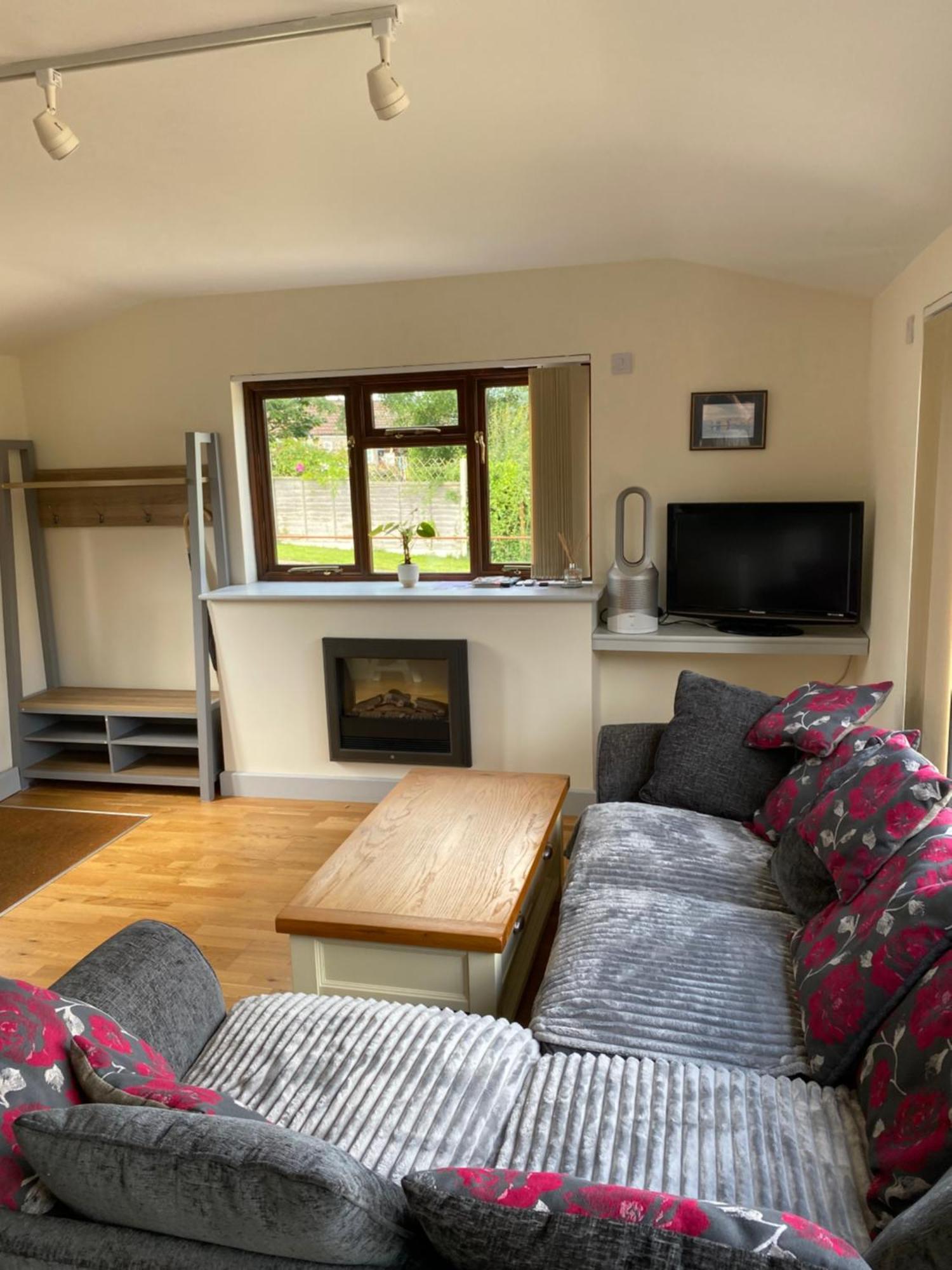 Retreat- Sleeps 4 Garden Bbq & Pets Сasa de vacaciones